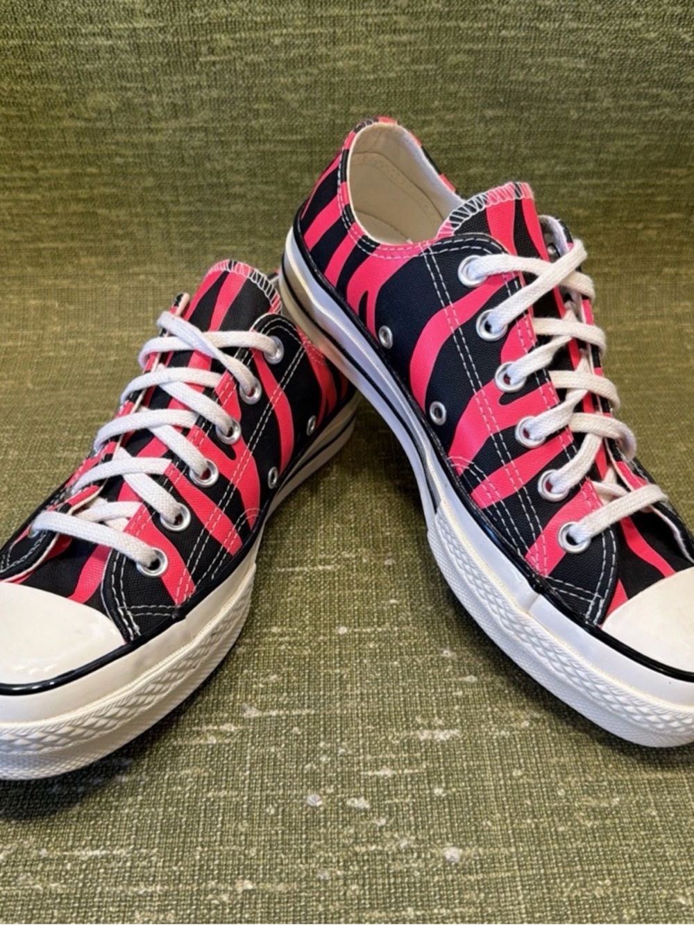 Converse Chuck Taylor 70 OX Archive Zebra Print Black & Racer Pink 5 1/2